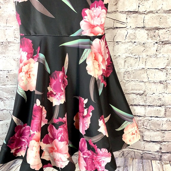 Chelsea Black Floral Mini Skater Dress - Picture 8 of 11